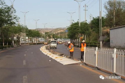 興縣交警大隊 加強道路交通設施建設 推進愛國衛(wèi)生運動季活動