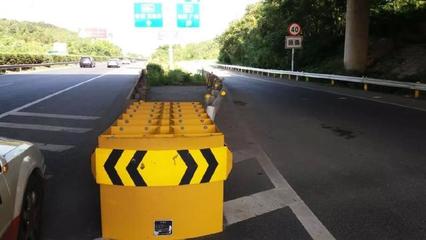 破解長(zhǎng)益高速擁堵難題 聚焦交通安全設(shè)施優(yōu)化，暢通區(qū)域發(fā)展動(dòng)脈